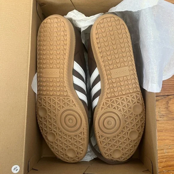 NIB Adidas Women’s Samba OG Sneakers in Brown and White - Picture 2 of 5